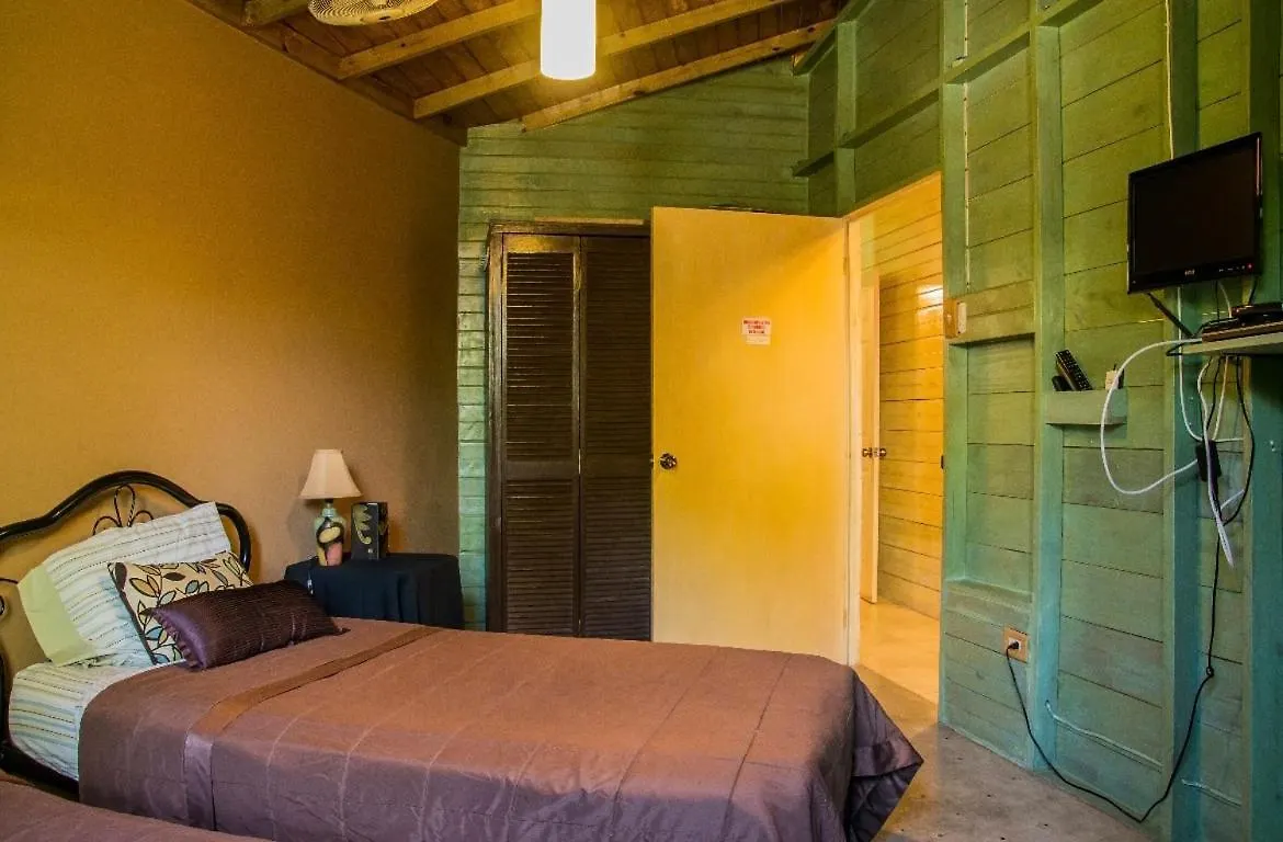 One32 Guest House Kingston